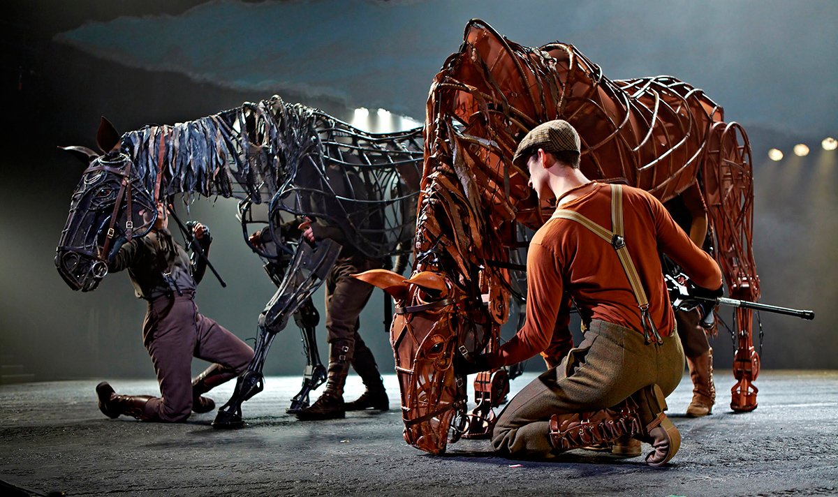 War-Horse-at-the-New-London-Theatre.-Photo-by-Brinkhoff-Mögenburg---Copy